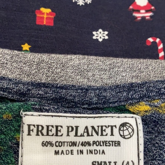 Free Planet Christmas T-Shirt - Picture 6 of 8